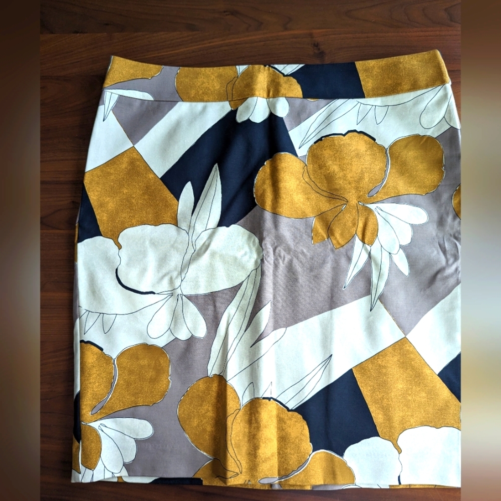 Ann Taylor Factory Floral Pencil Skirt - Gold, Black, White